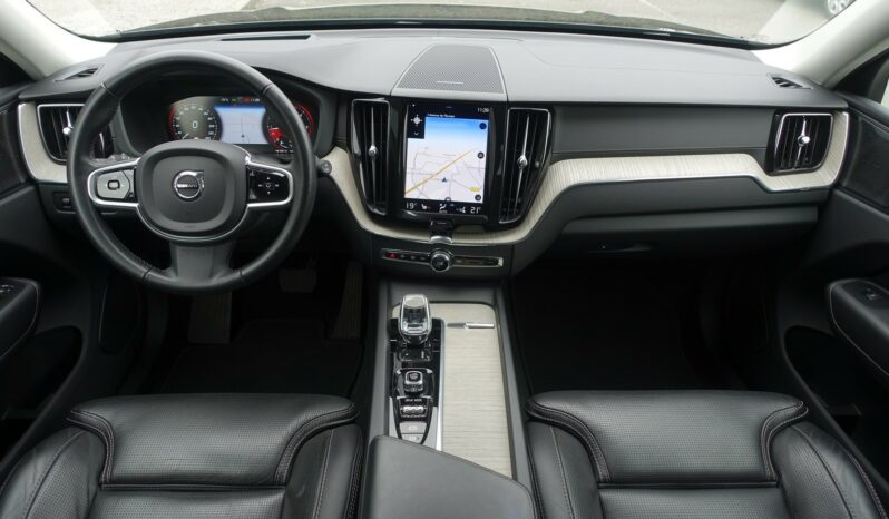 VOLVO XC 60 B4 2.0 L GEARTRONIC 197 CH MHEV  INSCRIPTION complet