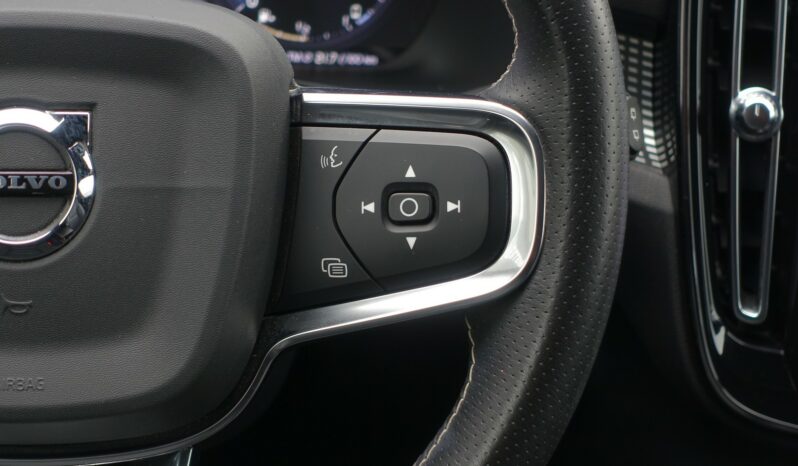 VOLVO XC 40 T5 HYBRIDE RECHARGEABLE GEARTRONIC 262 CH ( 180 CH + 82 CH ) R-DESIGN complet