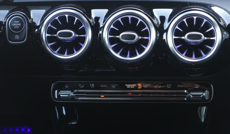 MERCEDES CLASSE CLA SHOOTING BRAKE 180 DCT  AMG-LINE complet