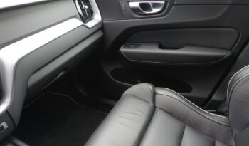 VOLVO XC 60 D4 2.0 L GEARTRONIC 163CH R-DESIGN complet