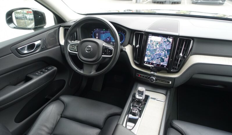 VOLVO XC 60 T8 4WD HYBRIDE RECHARGEABLE GEARTRONIC 390 CH  INSCRIPTION complet