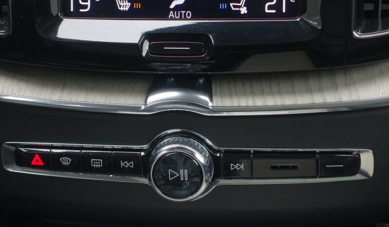 VOLVO XC 60 B4 2.0 L GEARTRONIC 197 CH MHEV  INSCRIPTION complet