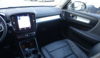 VOLVO XC 40 T4 HYBRIDE RECHARGEABLE GEARTRONIC 211 CH ( 129 CH + 82 CH ) MOMENTUM complet