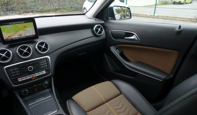 MERCEDES CLASSE GLA 200 D 7G-DCT 136CH complet
