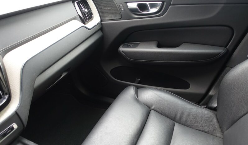 VOLVO XC 60 T8 4WD HYBRIDE RECHARGEABLE GEARTRONIC 390 CH  INSCRIPTION complet