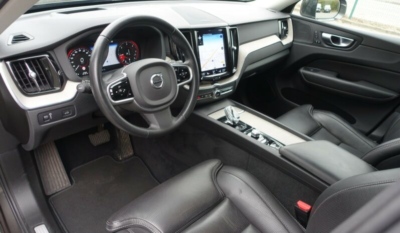 VOLVO XC 60 B4 2.0 L GEARTRONIC 197 CH MHEV  INSCRIPTION complet
