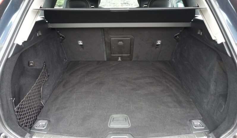 VOLVO XC 60 B4 2.0 L GEARTRONIC 197 CH MHEV  MOMENTUM complet