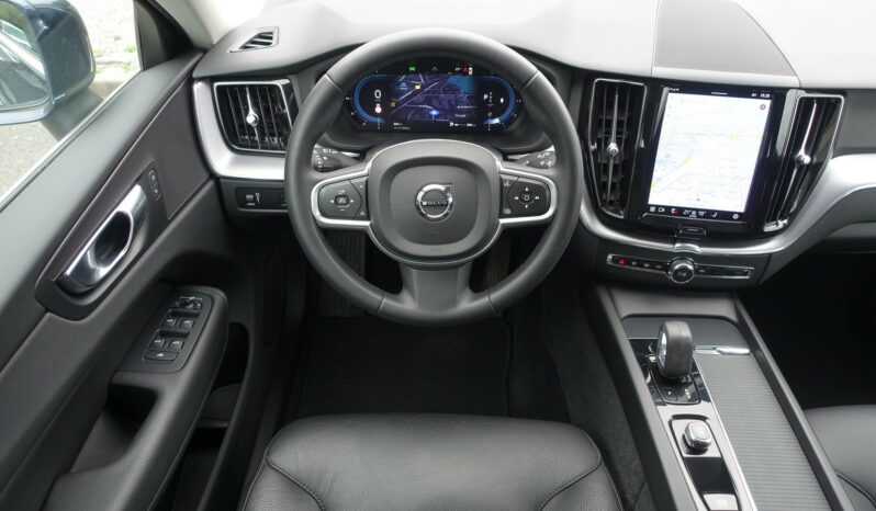 VOLVO XC 60 B4 2.0 L GEARTRONIC 197 CH MHEV  MOMENTUM complet