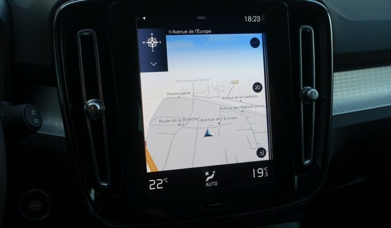 VOLVO XC 40 T4 HYBRIDE RECHARGEABLE GEARTRONIC 211 CH ( 129 CH + 82 CH ) MOMENTUM complet