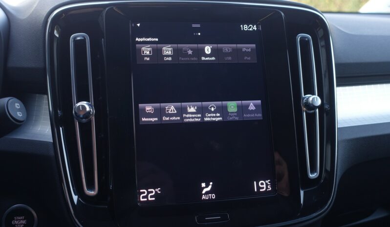 VOLVO XC 40 T4 HYBRIDE RECHARGEABLE GEARTRONIC 211 CH ( 129 CH + 82 CH ) MOMENTUM complet