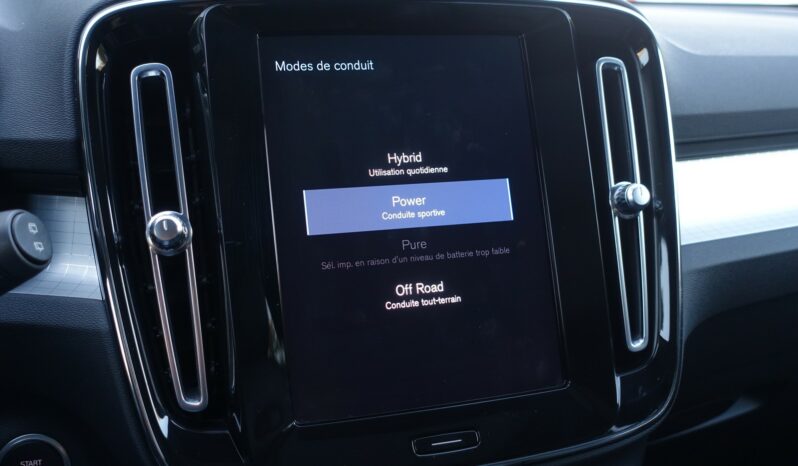 VOLVO XC 40 T4 HYBRIDE RECHARGEABLE GEARTRONIC 211 CH ( 129 CH + 82 CH ) MOMENTUM complet