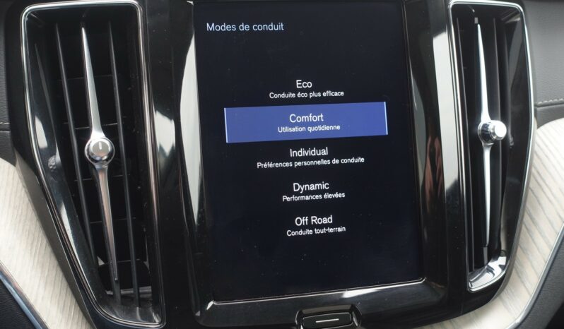 VOLVO XC 60 B4 2.0 L GEARTRONIC 197 CH MHEV  INSCRIPTION complet