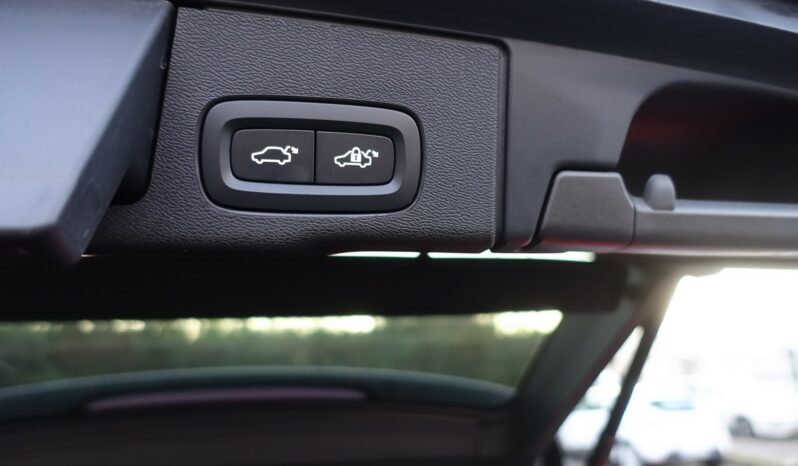 VOLVO XC 60 D4 2.0 L GEARTRONIC 163CH R-DESIGN complet