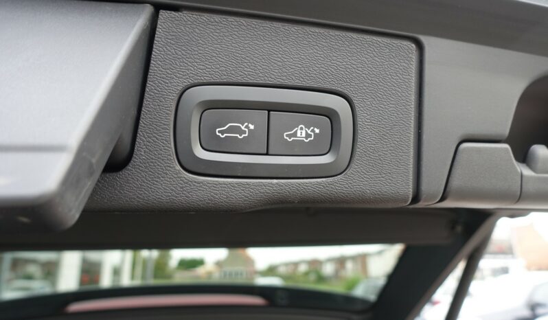 VOLVO XC 60 D4 2.0 L GEARTRONIC 163CH R-DESIGN complet