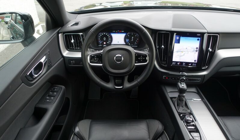 VOLVO XC 60 D4 2.0 L GEARTRONIC 163CH R-DESIGN complet