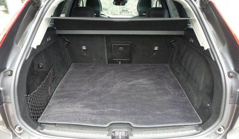 VOLVO XC 60 B4 2.0 L GEARTRONIC 197 CH MHEV  INSCRIPTION complet