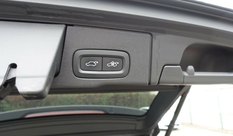 VOLVO XC 60 B4 2.0 L GEARTRONIC 197 CH MHEV  INSCRIPTION complet