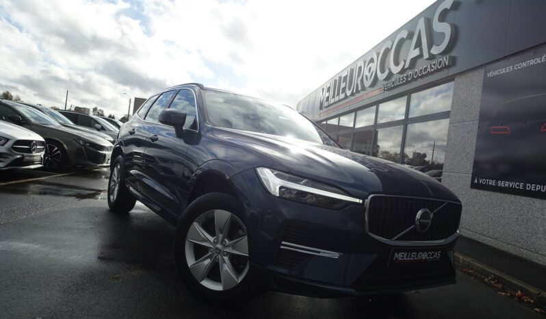 VOLVO XC 60 B4 2.0 L GEARTRONIC 197 CH MHEV  MOMENTUM complet