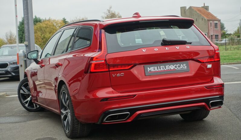 VOLVO V 60 T8 AWD GEARTRONIC 303CH + 87 CH HYBRIDE RECHARGEABLE R-DESIGN complet