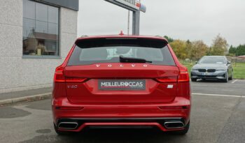 VOLVO V 60 T8 AWD GEARTRONIC 303CH + 87 CH HYBRIDE RECHARGEABLE R-DESIGN complet