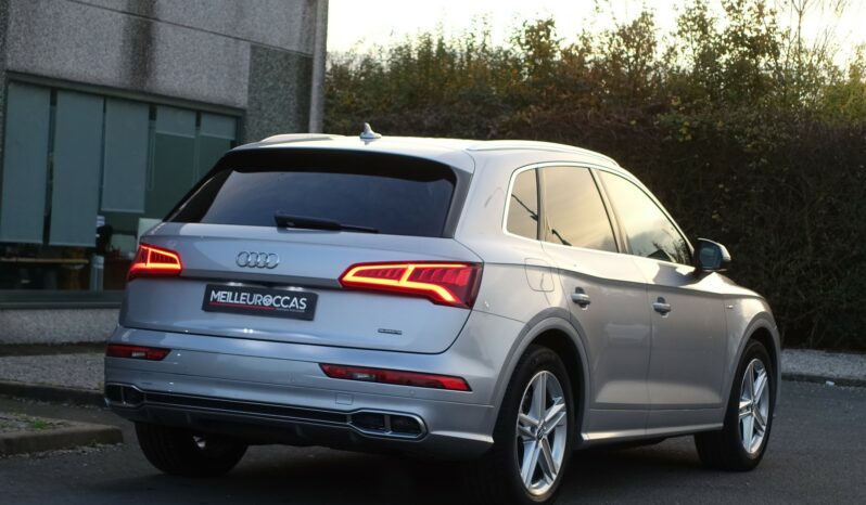 AUDI Q5 55 TFSI E 252 CH QUATTRO S-TRONIC HYBRIDE RECHARGEABLE  S-LINE complet