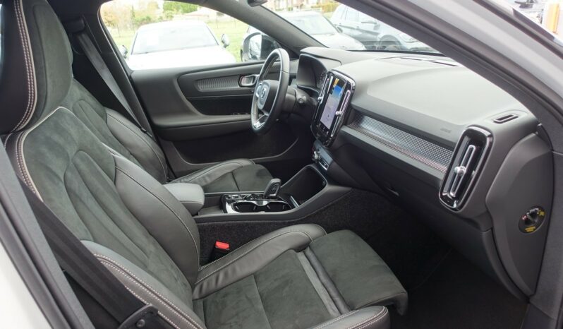 VOLVO XC 40 T4 HYBRIDE RECHARGEABLE GEARTRONIC 211 CH  R-DESIGN complet