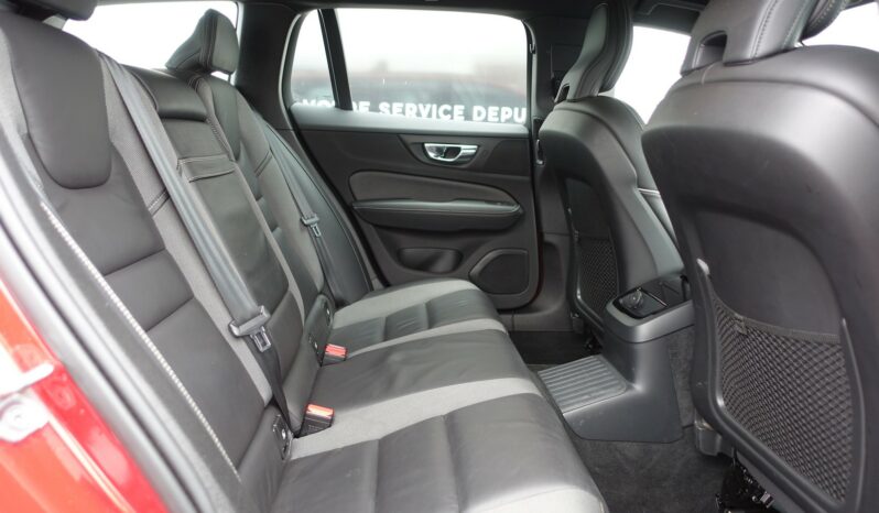 VOLVO V 60 T8 AWD GEARTRONIC 303CH + 87 CH HYBRIDE RECHARGEABLE R-DESIGN complet