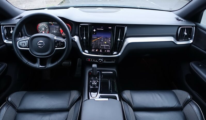 VOLVO V 60 T8 AWD HYBRIDE RECHARGEABLE GEARTRONIC 318 CH + 87  R-DESIGN complet