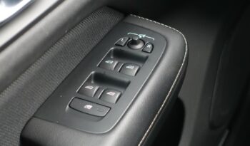 VOLVO V 60 T8 AWD GEARTRONIC 303CH + 87 CH HYBRIDE RECHARGEABLE R-DESIGN complet