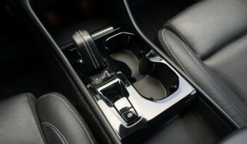 VOLVO XC 40 T4 HYBRIDE RECHARGEABLE GEARTRONIC 211 CH  R-DESIGN complet