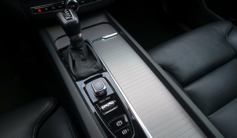 VOLVO XC 60 D4 2.0 L GEARTRONIC 163CH INSCRIPTION complet