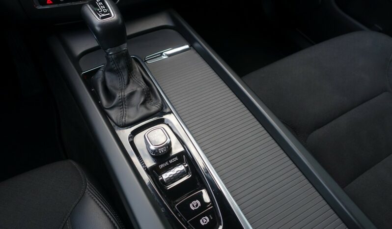 VOLVO XC 60 D4 2.0 L GEARTRONIC 163CH MOMENTUM complet