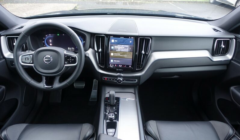 VOLVO XC 60 T6 HYBRIDE RECHARGEABLE GEARTRONIC AWD 253 + 87 CH R-DESIGN complet