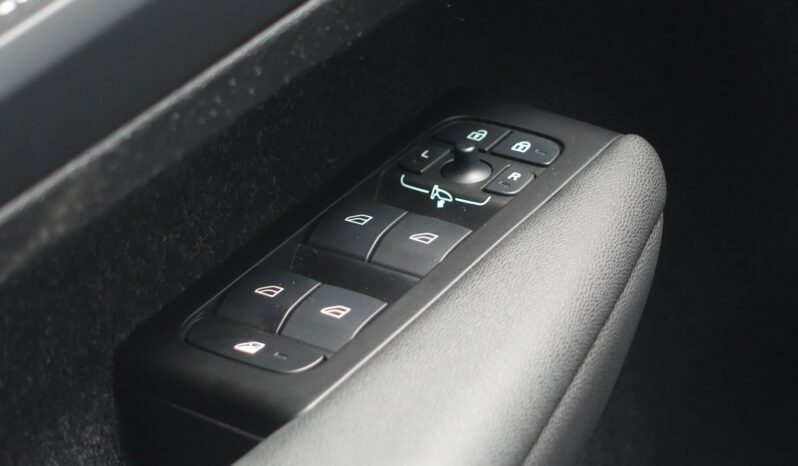 VOLVO XC 40 T4 HYBRIDE RECHARGEABLE GEARTRONIC 211 CH  R-DESIGN complet