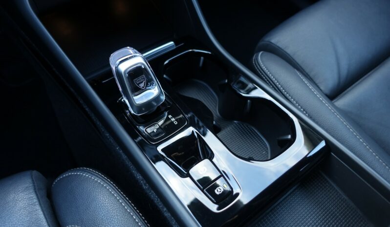 VOLVO XC 40 T5 HYBRIDE RECHARGEABLE GEARTRONIC 262 CH  INSCRIPTION complet