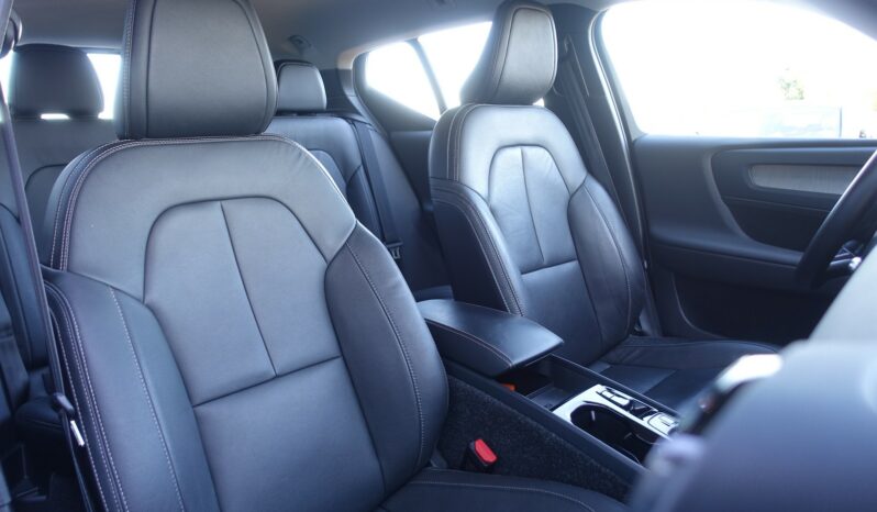 VOLVO XC 40 T4 HYBRIDE RECHARGEABLE GEARTRONIC 211 CH ( 129 CH + 82 CH ) INSCRIPTION complet