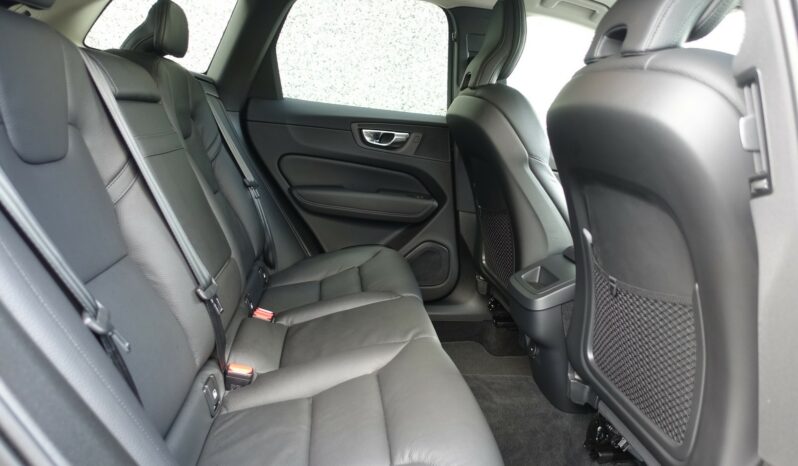 VOLVO XC 60 B4 2.0 L GEARTRONIC 197 CH MHEV INSCRIPTION complet