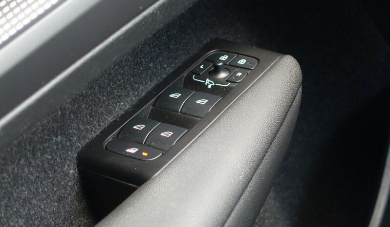 VOLVO XC 40 T4 HYBRIDE RECHARGEABLE GEARTRONIC 211 CH  R-DESIGN complet