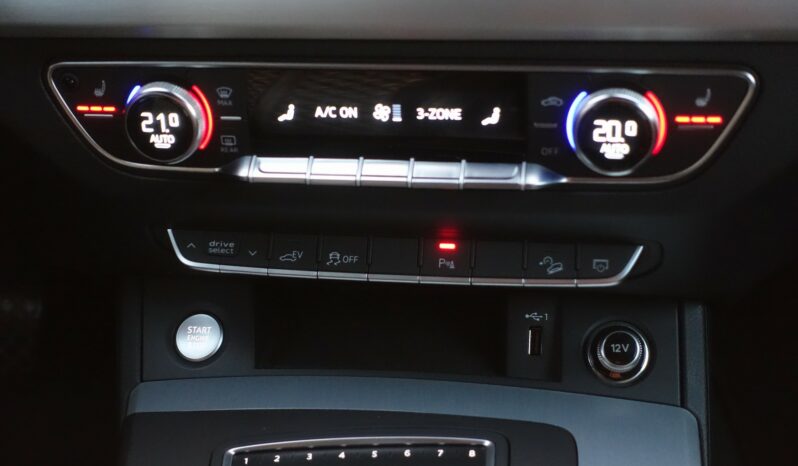 AUDI Q5 55 TFSI E 252 CH QUATTRO S-TRONIC HYBRIDE RECHARGEABLE  S-LINE complet