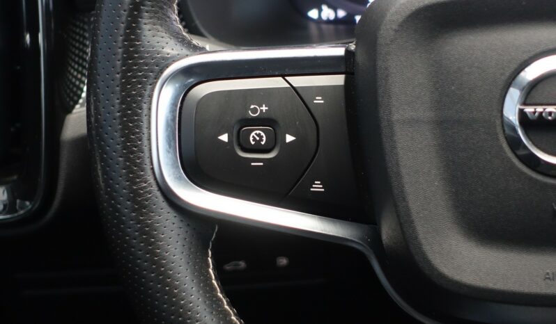 VOLVO XC 40 T4 HYBRIDE RECHARGEABLE GEARTRONIC 211 CH  R-DESIGN complet