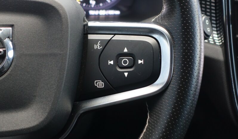 VOLVO XC 40 T4 HYBRIDE RECHARGEABLE GEARTRONIC 211 CH  R-DESIGN complet