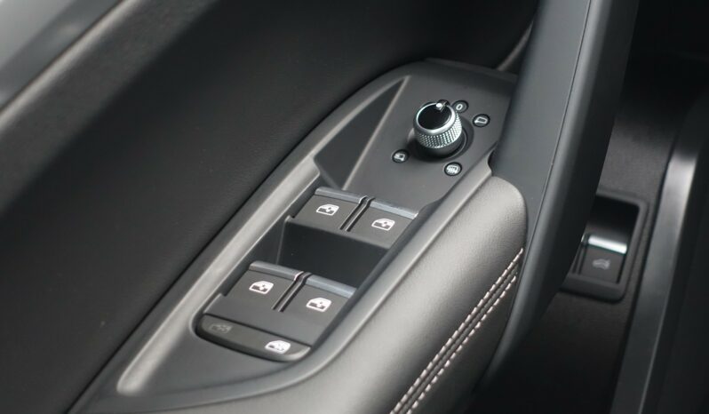 AUDI Q5 50 TFSI E 299 CH QUATTRO S-TRONIC HYBRIDE RECHARGEABLE complet