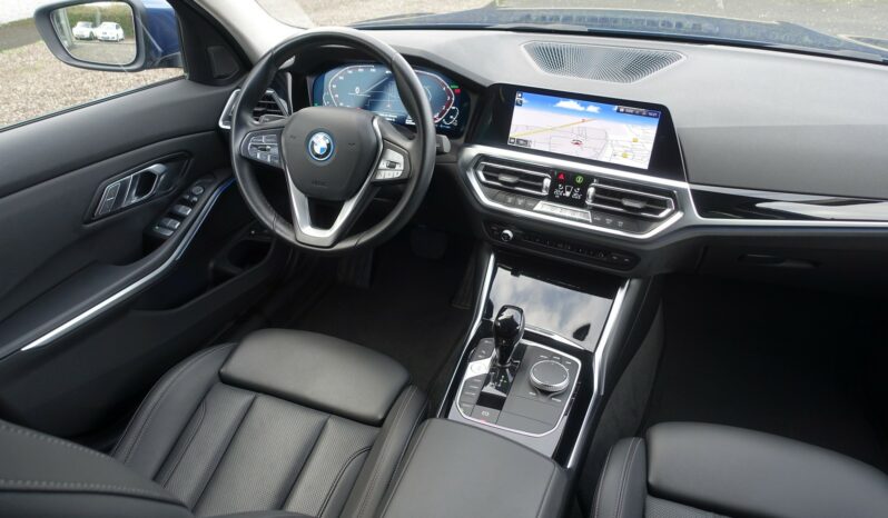 BMW 320 E TOURING HYBRIDE RECHARGEABLE 204 CH complet