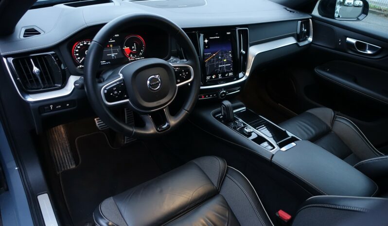 VOLVO V 60 T8 AWD HYBRIDE RECHARGEABLE GEARTRONIC 318 CH + 87  R-DESIGN complet