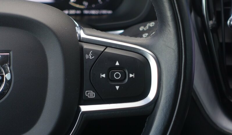 VOLVO XC 60 D4 2.0 L GEARTRONIC 163CH MOMENTUM complet
