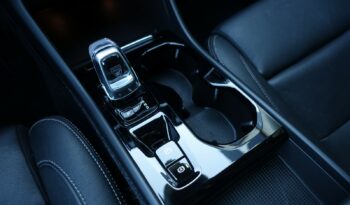 VOLVO XC 40 T4 HYBRIDE RECHARGEABLE GEARTRONIC 211 CH ( 129 CH + 82 CH ) INSCRIPTION complet
