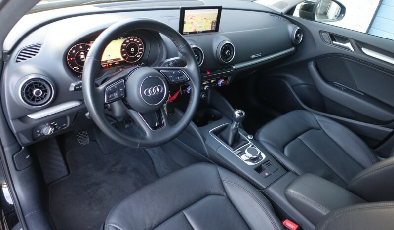 AUDI A3 BERLINE 30 TDI  S-LINE complet
