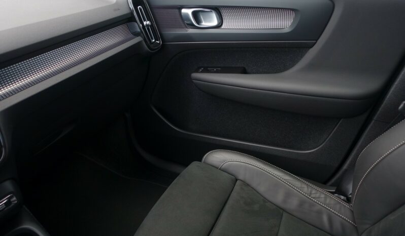VOLVO XC 40 T4 HYBRIDE RECHARGEABLE GEARTRONIC 211 CH  R-DESIGN complet