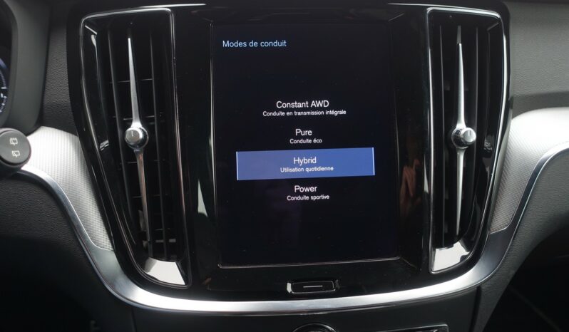 VOLVO V 60 T8 AWD GEARTRONIC 303CH + 87 CH HYBRIDE RECHARGEABLE R-DESIGN complet
