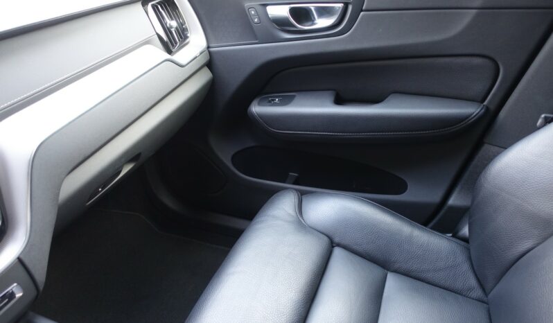 VOLVO XC 60 D4 2.0 L GEARTRONIC 163CH INSCRIPTION complet